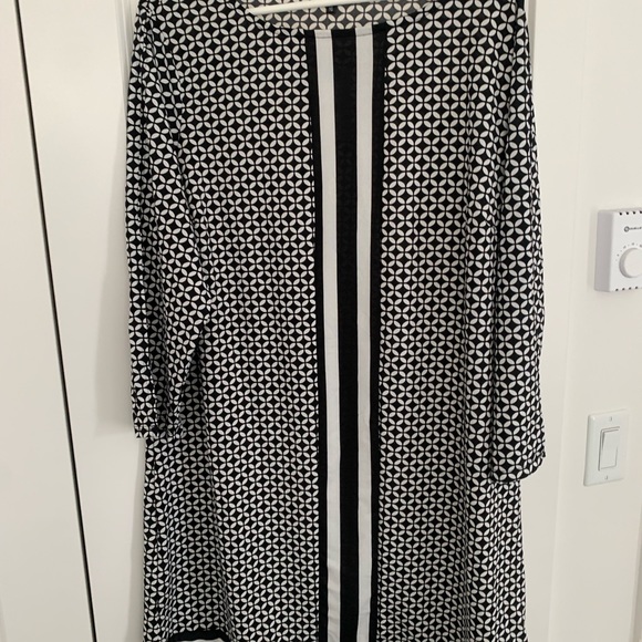 Dress brand new - Picture 2 of 2